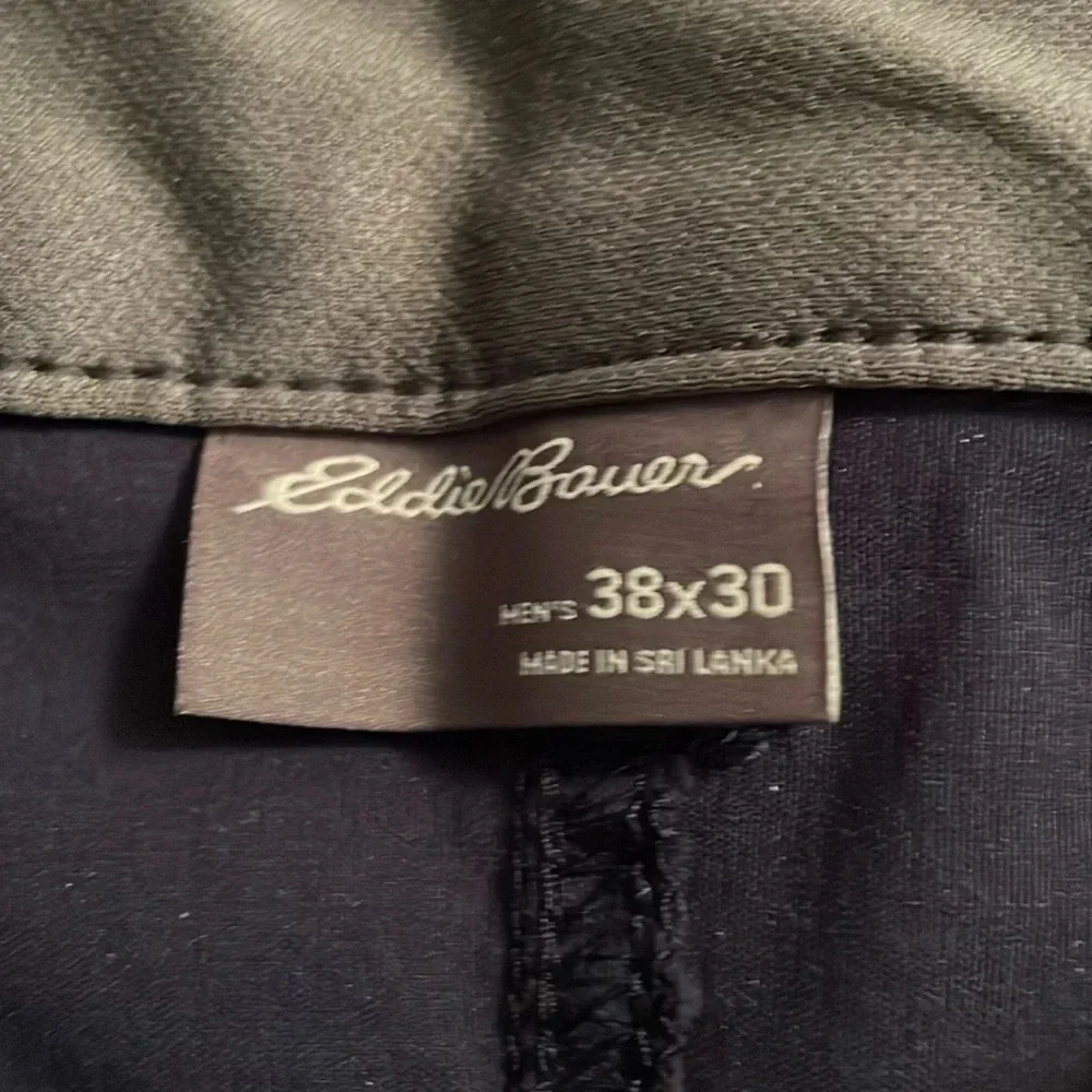 Eddie Bauer men’s navy pants. Size 38x30. Zippered front. Front and back pockets